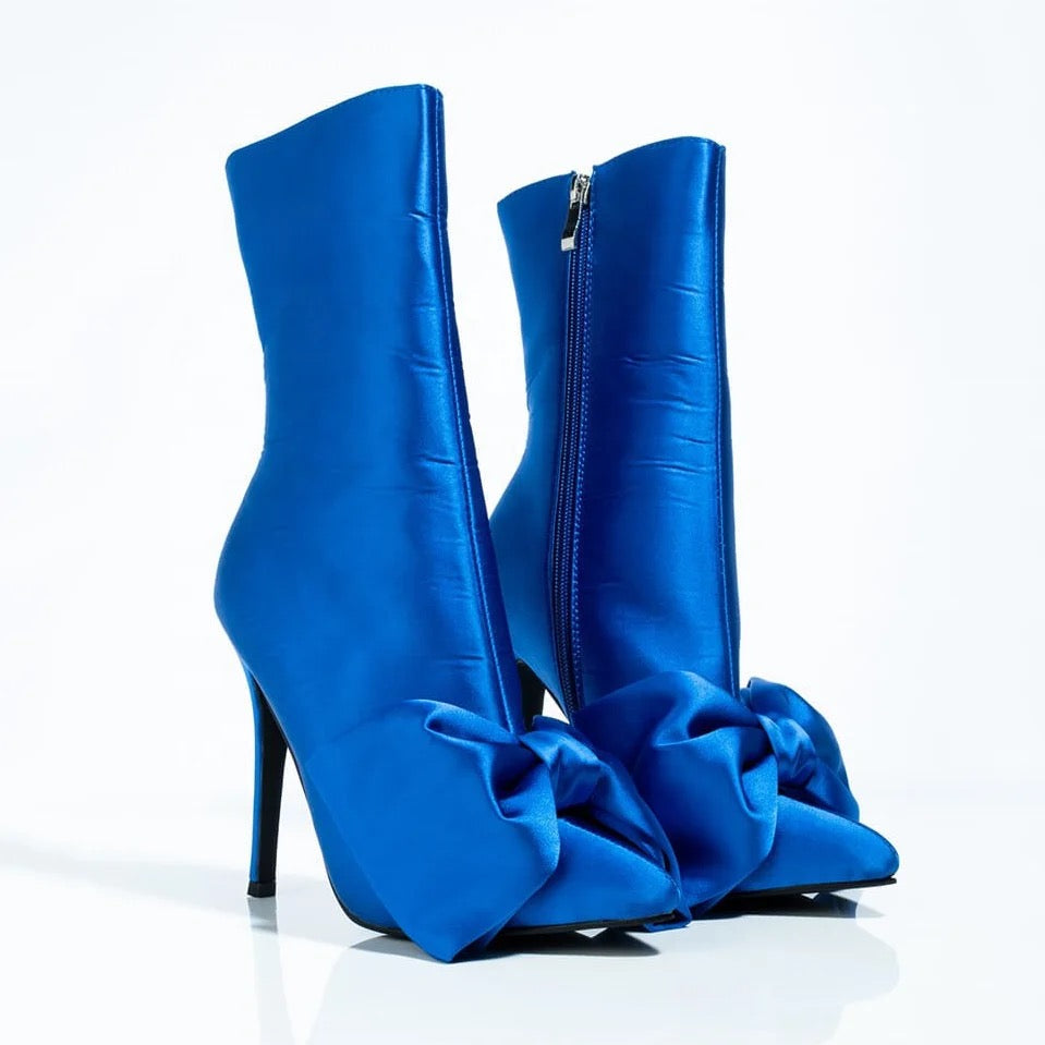 Tan tacones azules